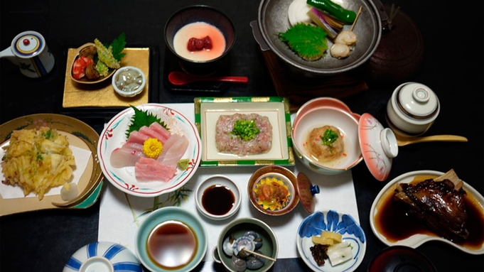 【夕食付】勝浦朝市は徒歩2分！◆ご夕食は勝浦漁港や近郊直送魚介類中心の海鮮・会席料理